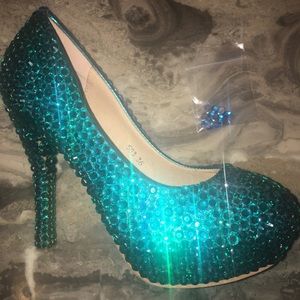 SIZE 6 JADE SEQUINED HEELS